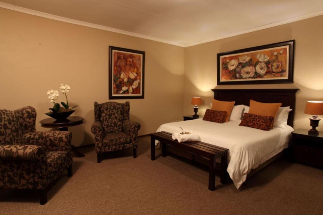Celtis Country Lodge & Restaurant Middelburg エクステリア 写真