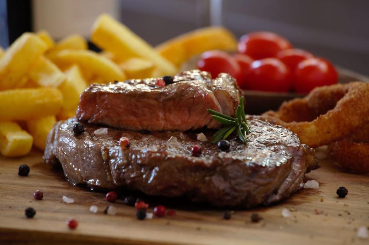 Celtis Country Lodge & Restaurant Middelburg エクステリア 写真