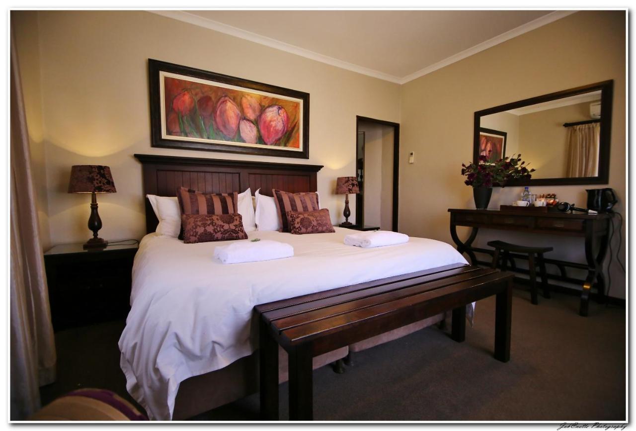 Celtis Country Lodge & Restaurant Middelburg エクステリア 写真