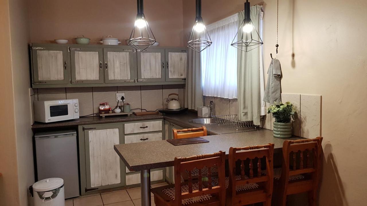 Celtis Country Lodge & Restaurant Middelburg エクステリア 写真
